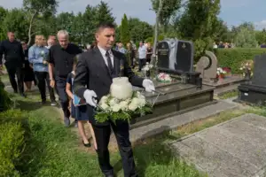 Ceremonia pogrzebowa Juka 17